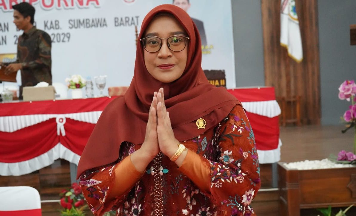Merliza Jawas Tegaskan Sikap Fraksi dalam Paripurna DPRD Sumbawa Barat